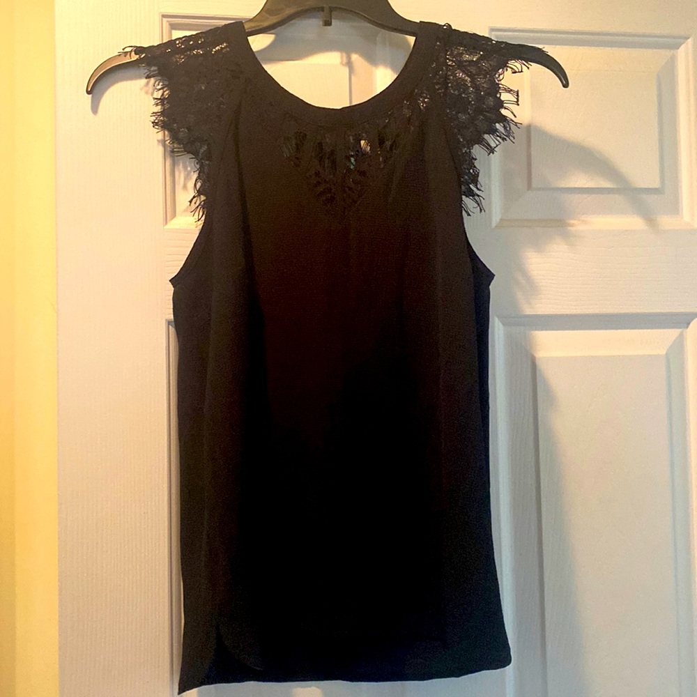 NWT 41 Hawthorn black lace top